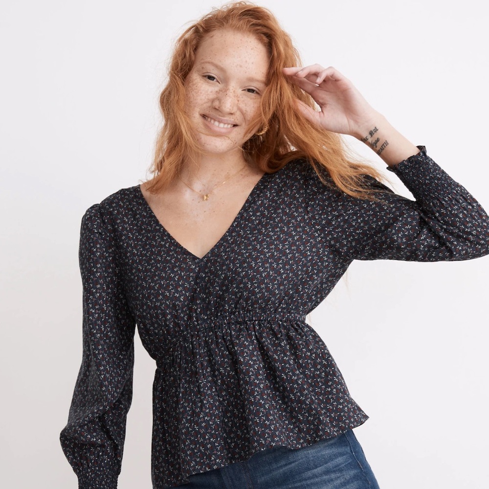 Tie-Back Peplum Top in Campden Daisies
